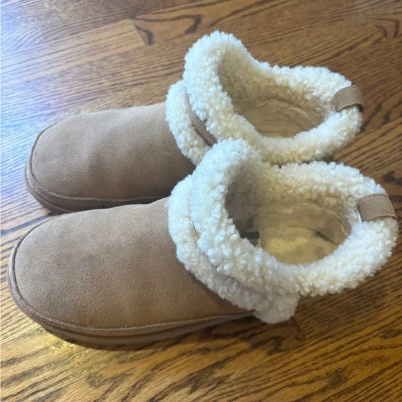 UGG Classic Ultra Mini Spillseam Genuine Shearling Bootie - Picture 2 of 6